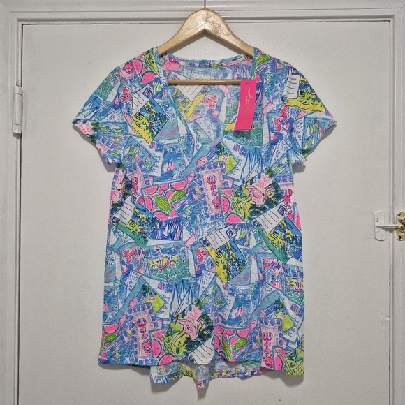 Lilly Pulitzer Etta V-Neck T-Shirt “Wish You Were Here" - SIZE Medium - NWT - Picture 6 of 6